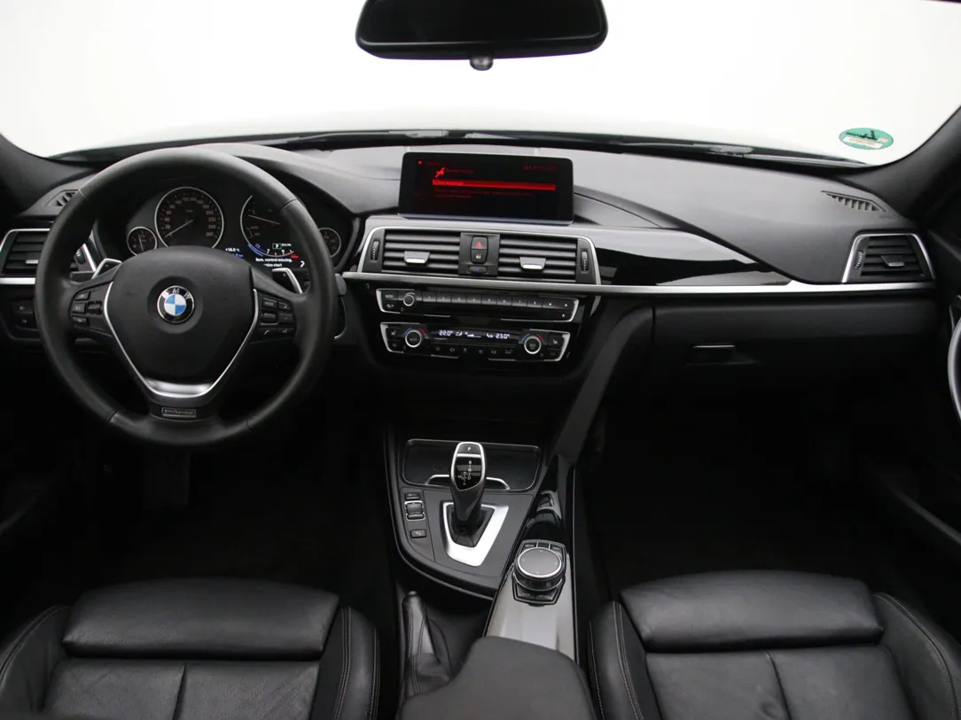 BMW 320 Sport Line Shadow High Executive