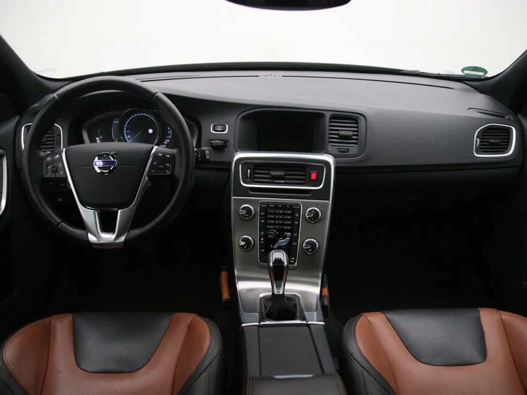 VOLVO V60 Cross Country Summum