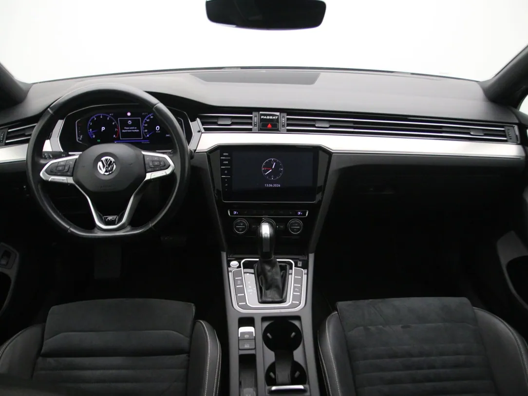VOLKSWAGEN PASSAT B8 Elegance Business R
