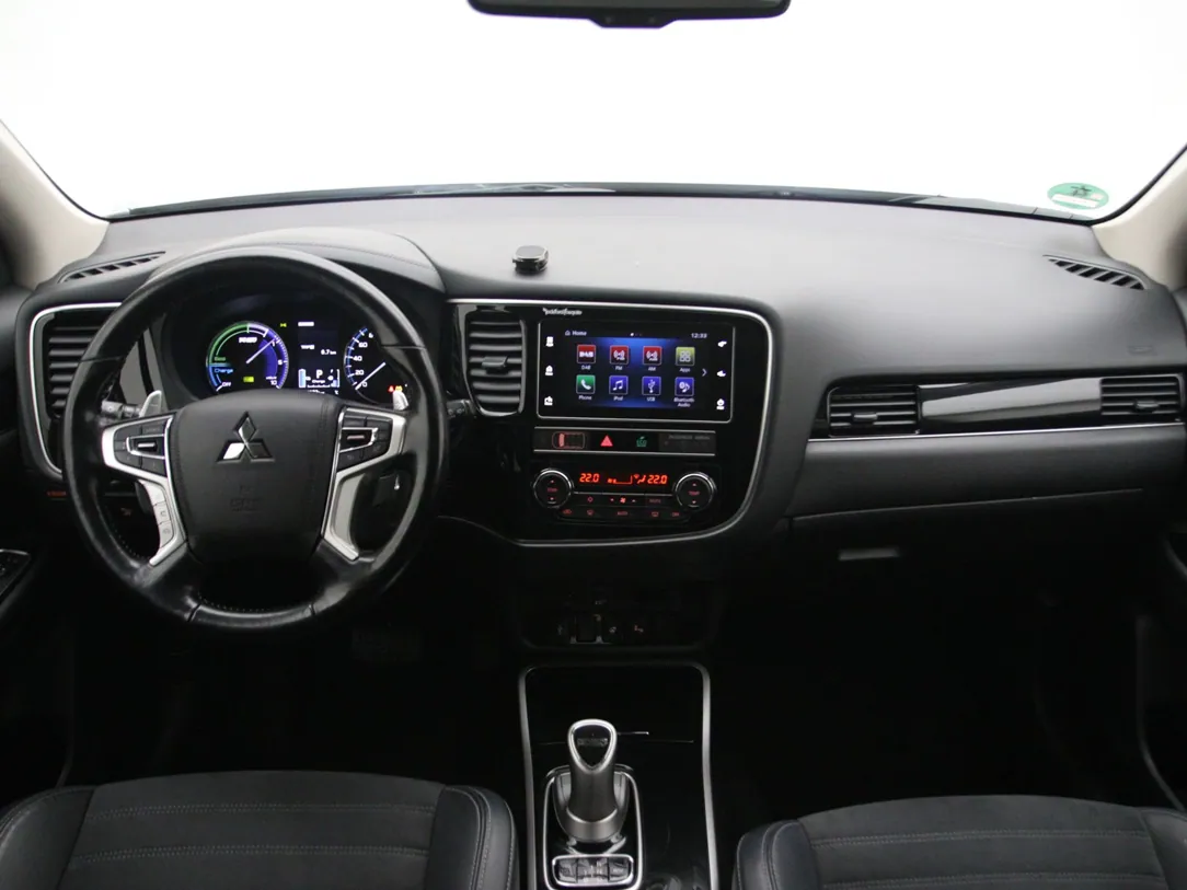 MITSUBISHI OUTLANDER Intense+