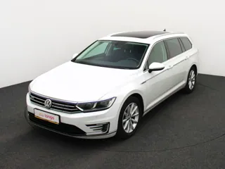 VOLKSWAGEN PASSAT B8 Connected Series Plus