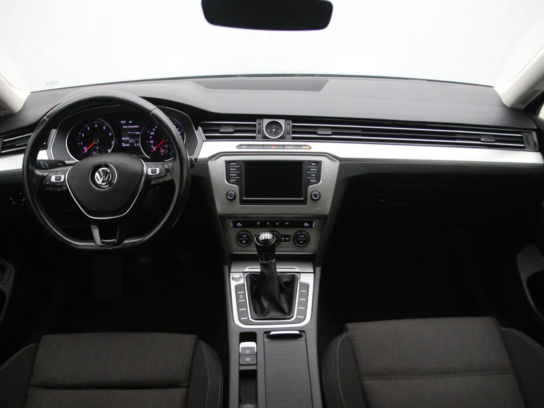 VOLKSWAGEN PASSAT B8 Comfortline