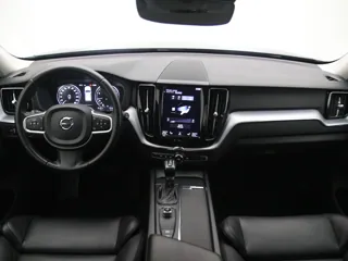 VOLVO XC60 Momentum