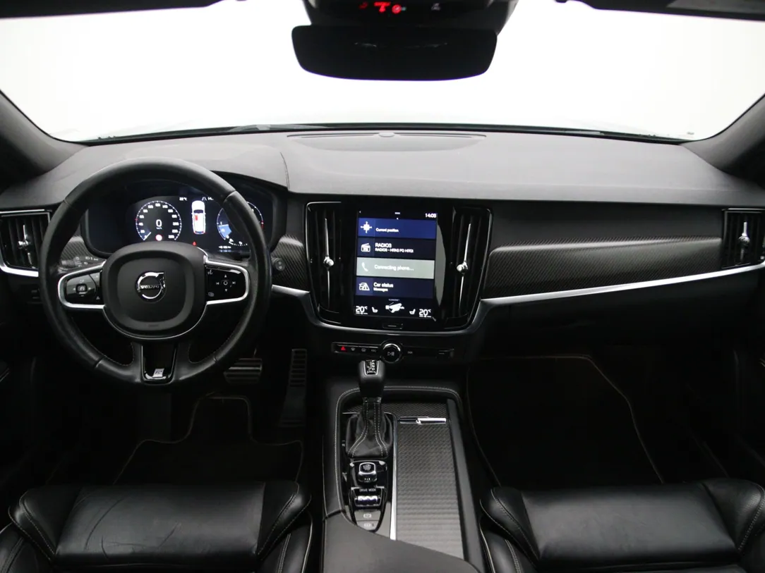 VOLVO V90 R-Design