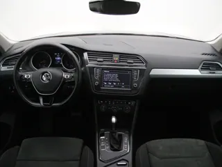 VOLKSWAGEN TIGUAN Connected Series