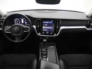 VOLVO V60 Momentum Pro