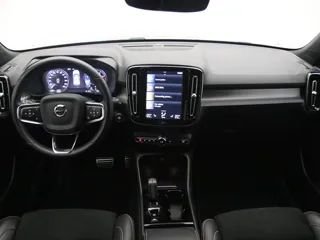 VOLVO XC40 R-Design