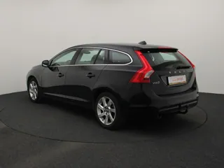 VOLVO V60 Momentum