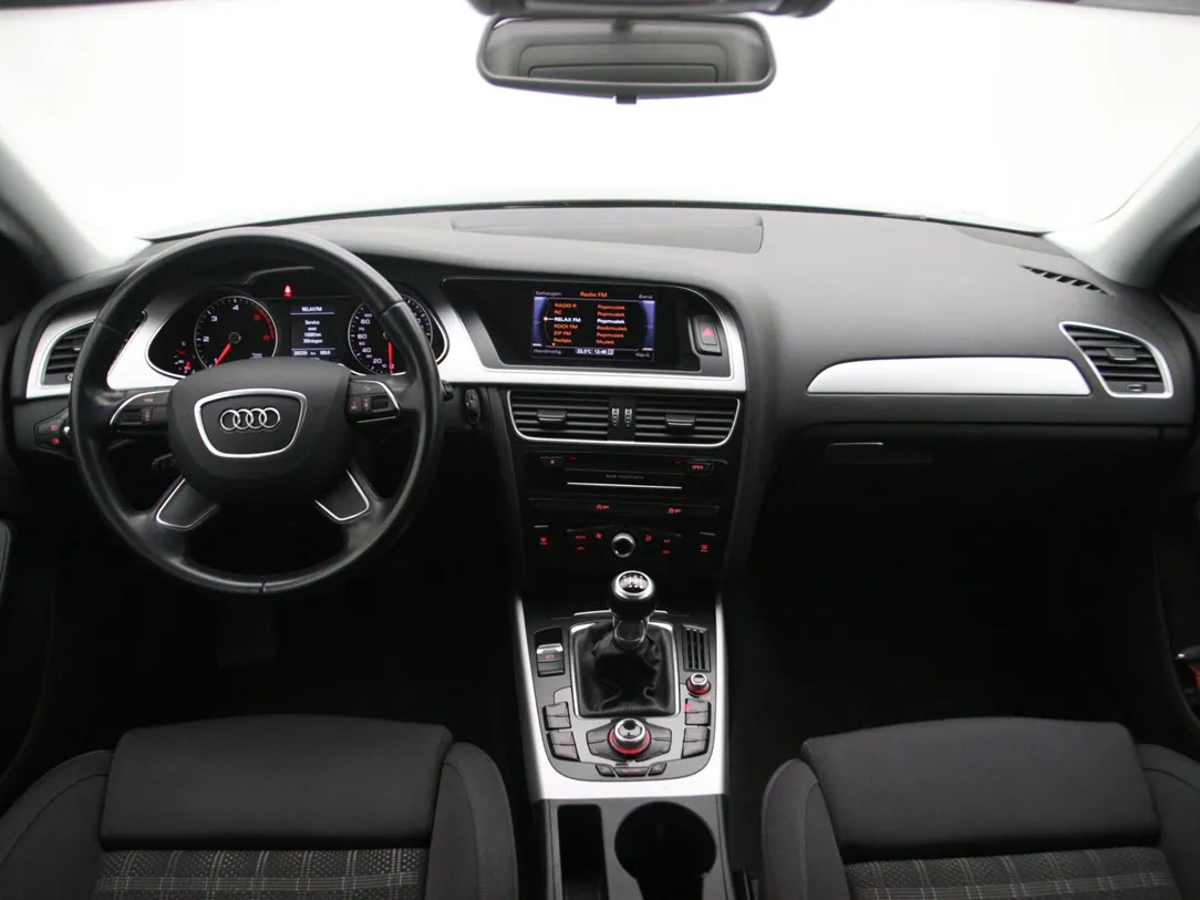 AUDI A4 Advance