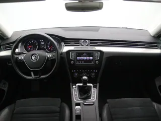 VOLKSWAGEN PASSAT B8 Highline
