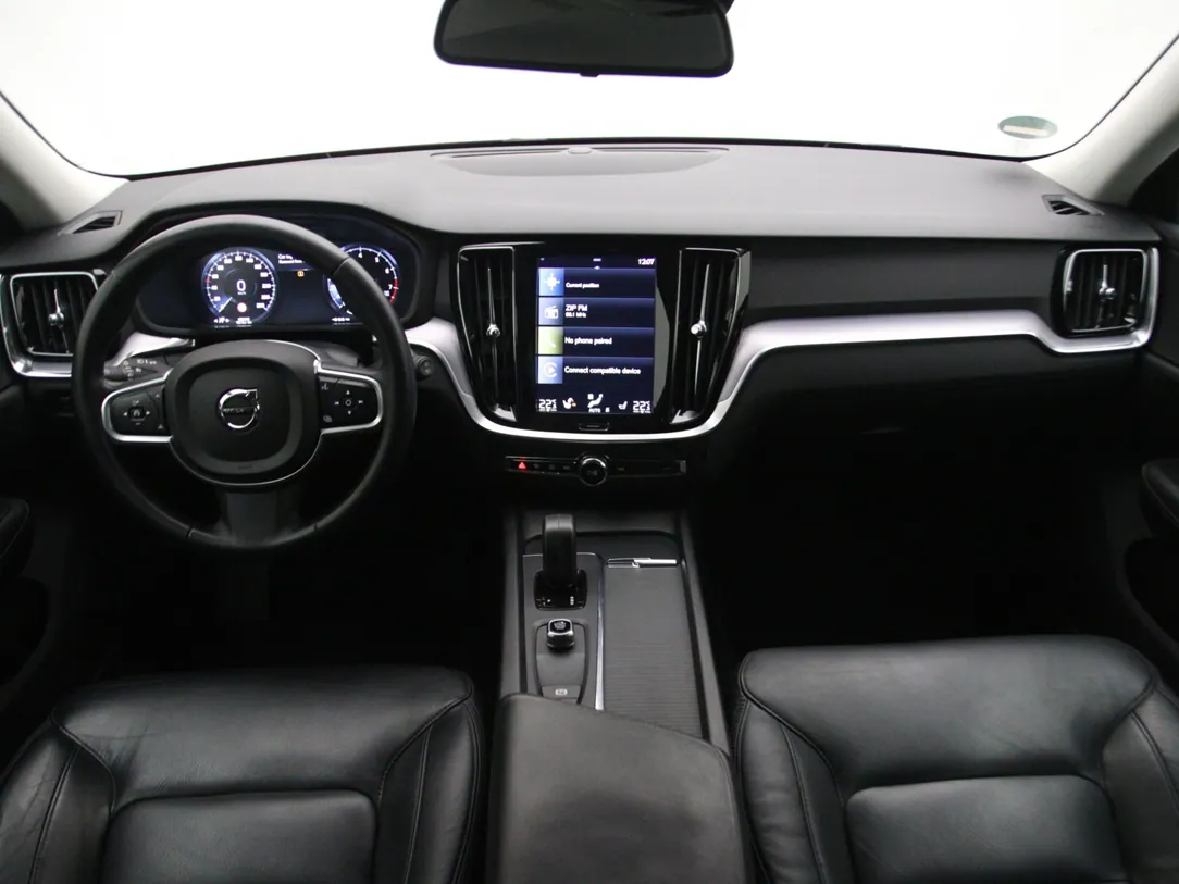 VOLVO V60 Momentum Advantage