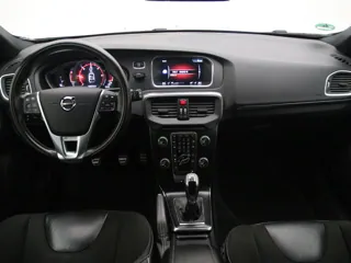 VOLVO V40 R-Design
