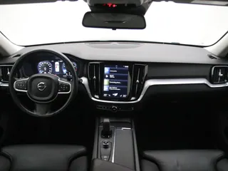 VOLVO V60 MHEV Momentum Advantage