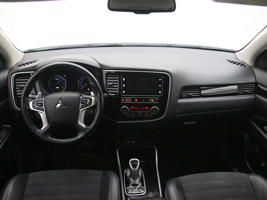 MITSUBISHI OUTLANDER Intense S