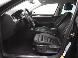 VOLKSWAGEN PASSAT B8 Highline