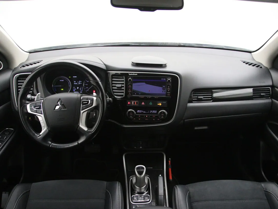 MITSUBISHI OUTLANDER Executive Edition