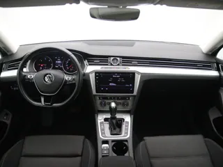 VOLKSWAGEN PASSAT B8 Comfortline Business