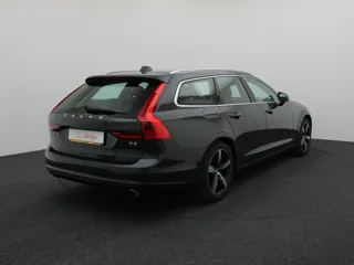 VOLVO V90 Momentum