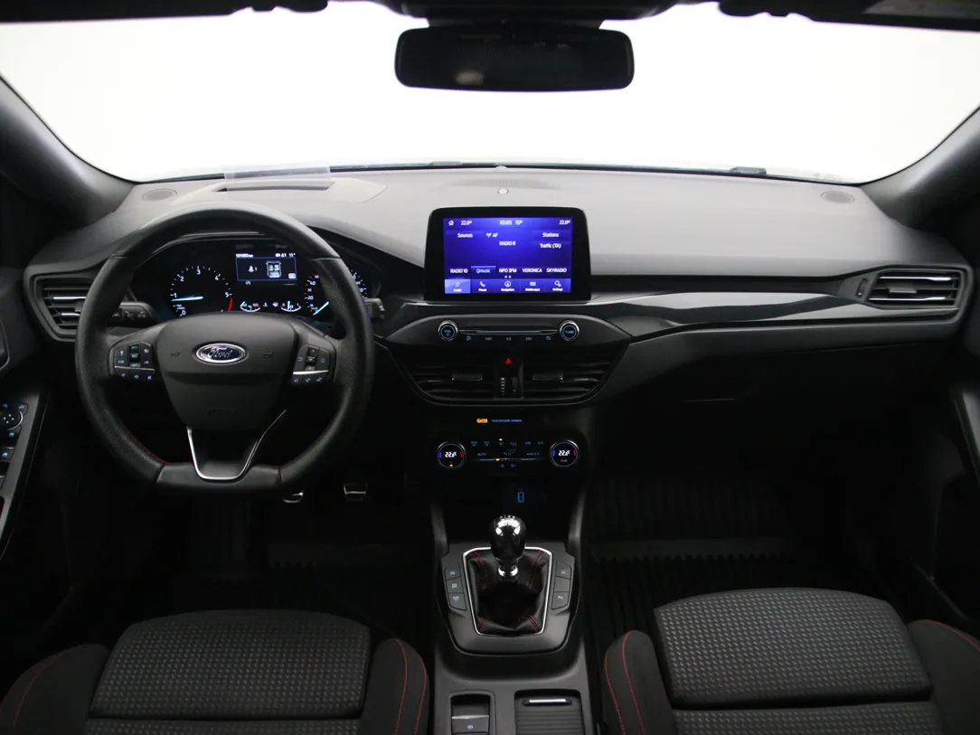 FORD FOCUS ST Line Business