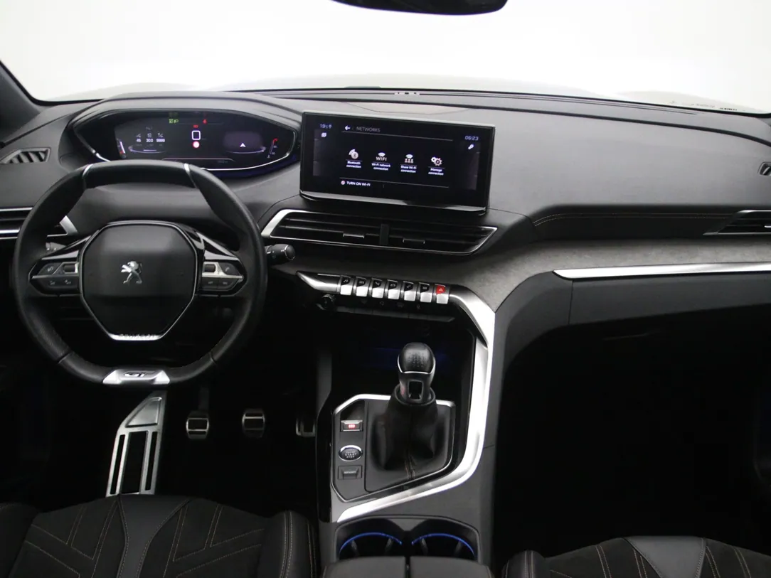 PEUGEOT 5008 GT