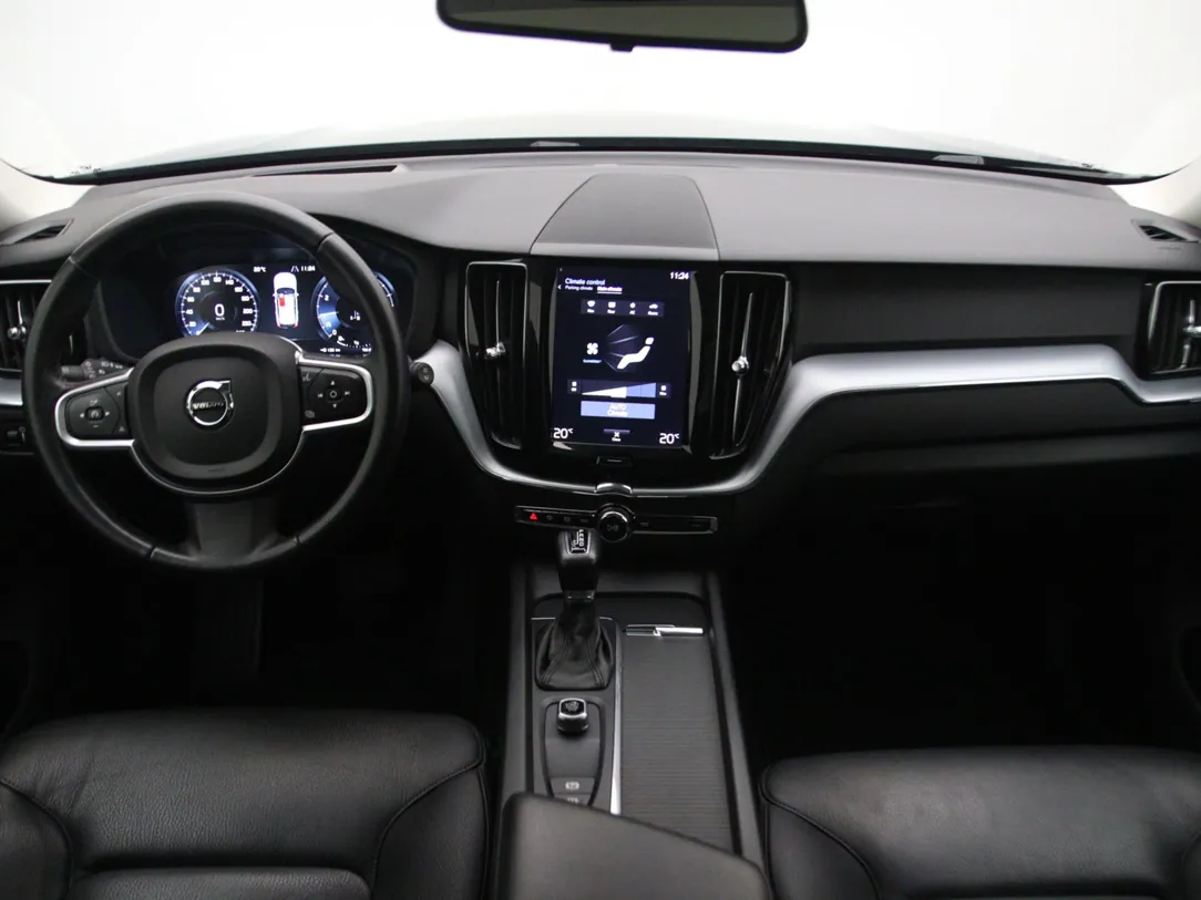 VOLVO XC60 Momentum