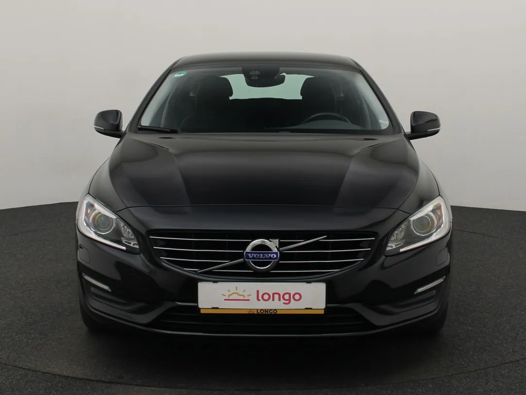 VOLVO V60 Momentum