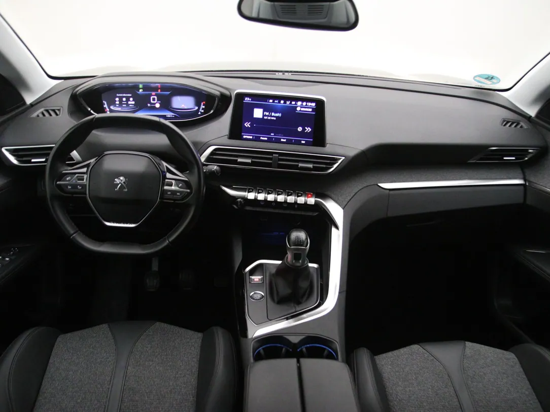 PEUGEOT 5008 Premium