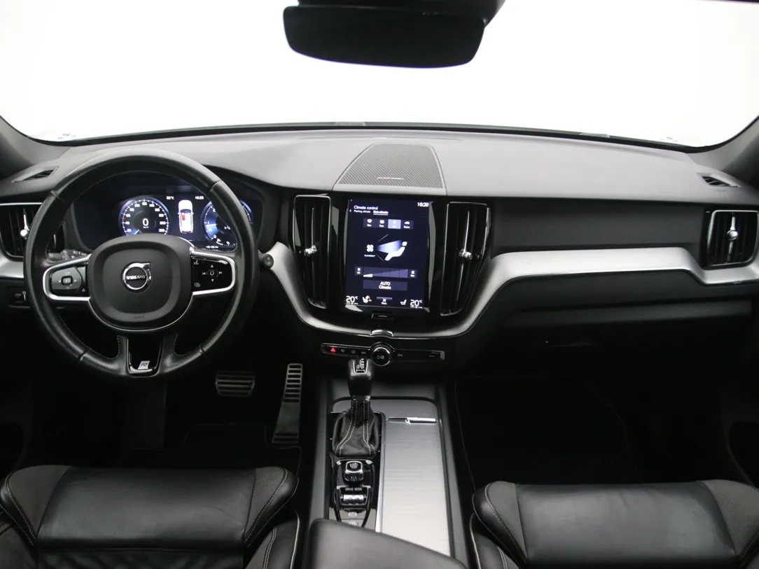 VOLVO XC60 R-Design
