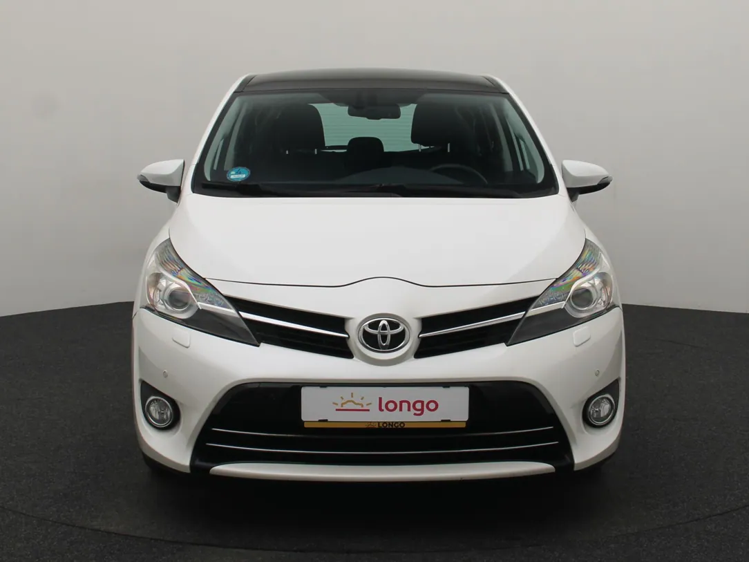 TOYOTA VERSO Dynamic Business