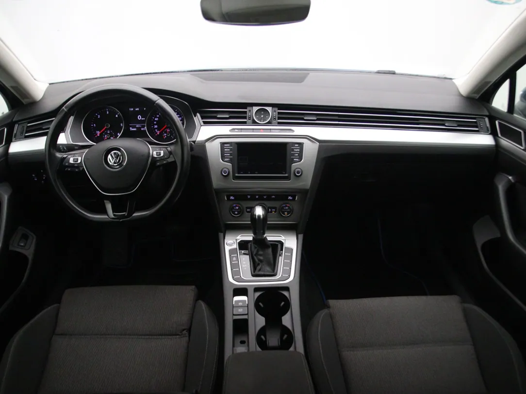 VOLKSWAGEN PASSAT B8 Comfortline