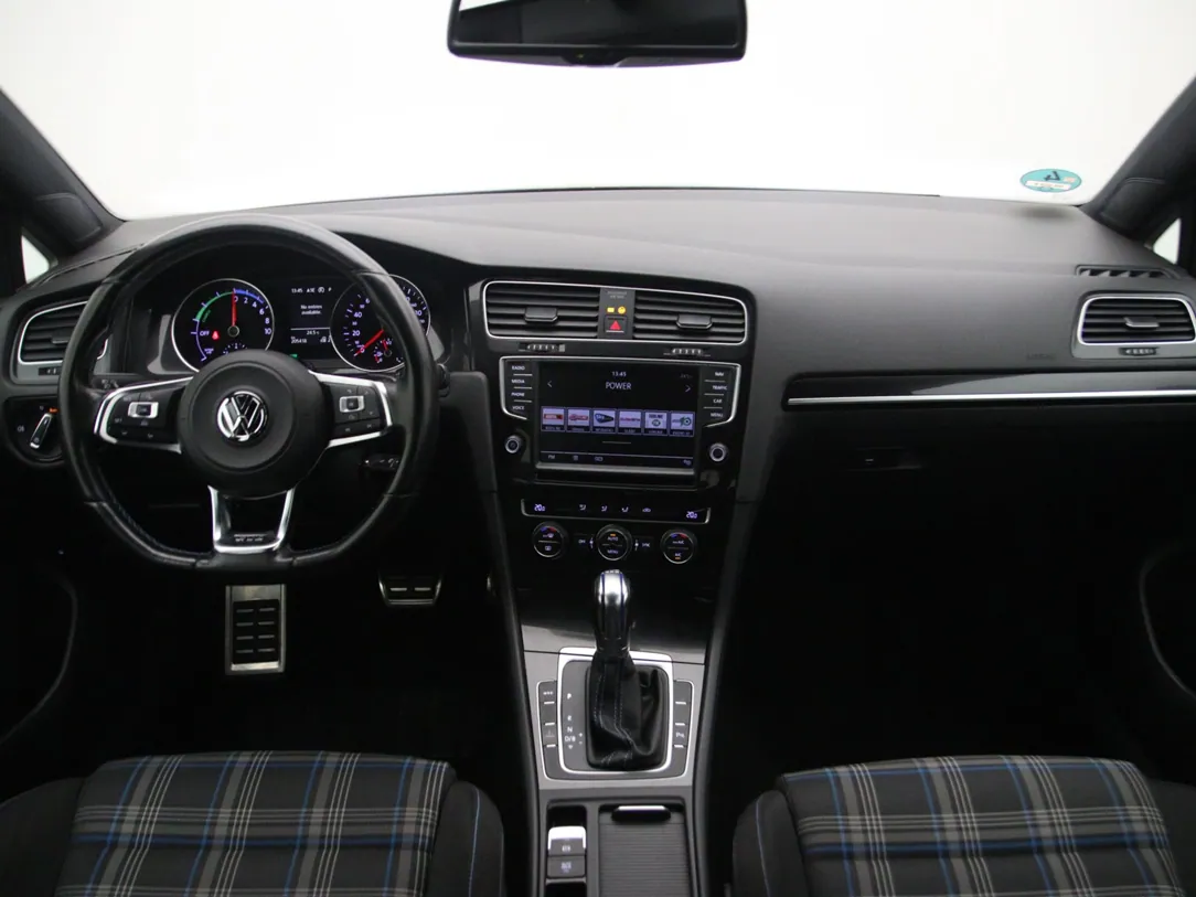 VOLKSWAGEN GOLF 7 GTE