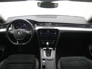 VOLKSWAGEN PASSAT B8 Highline