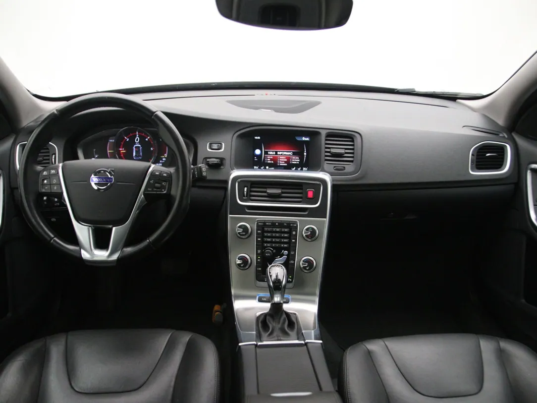 VOLVO V60 R-Design