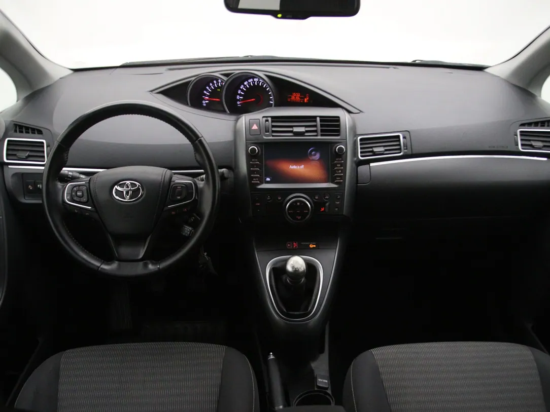 TOYOTA VERSO Active
