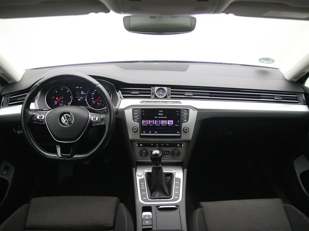 VOLKSWAGEN PASSAT B8 Comfortline Business
