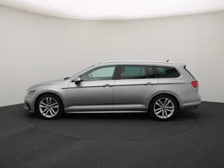 VOLKSWAGEN PASSAT B8 R-Line Business +