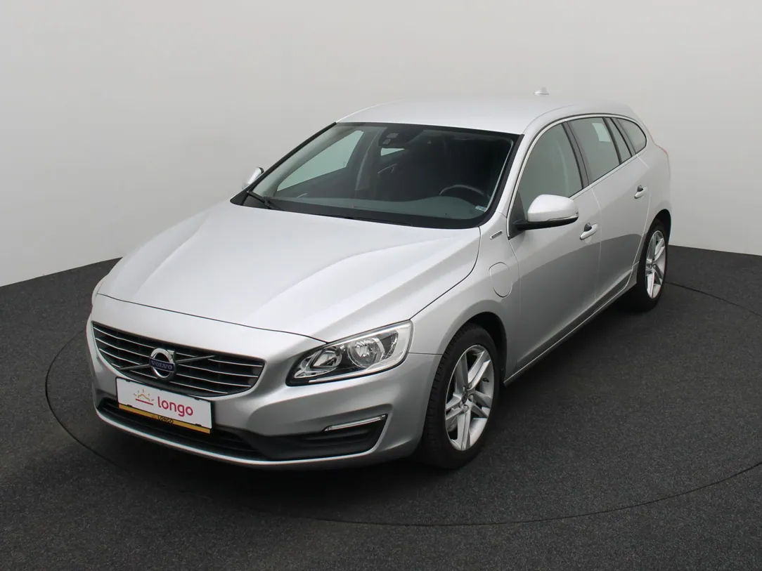 VOLVO V60 Momentum