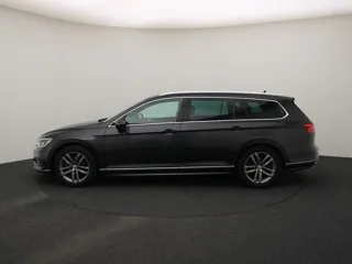 VOLKSWAGEN PASSAT B8 Highline Business R