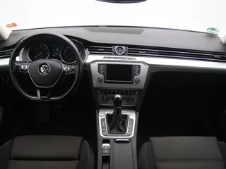VOLKSWAGEN PASSAT B8 Comfortline Business