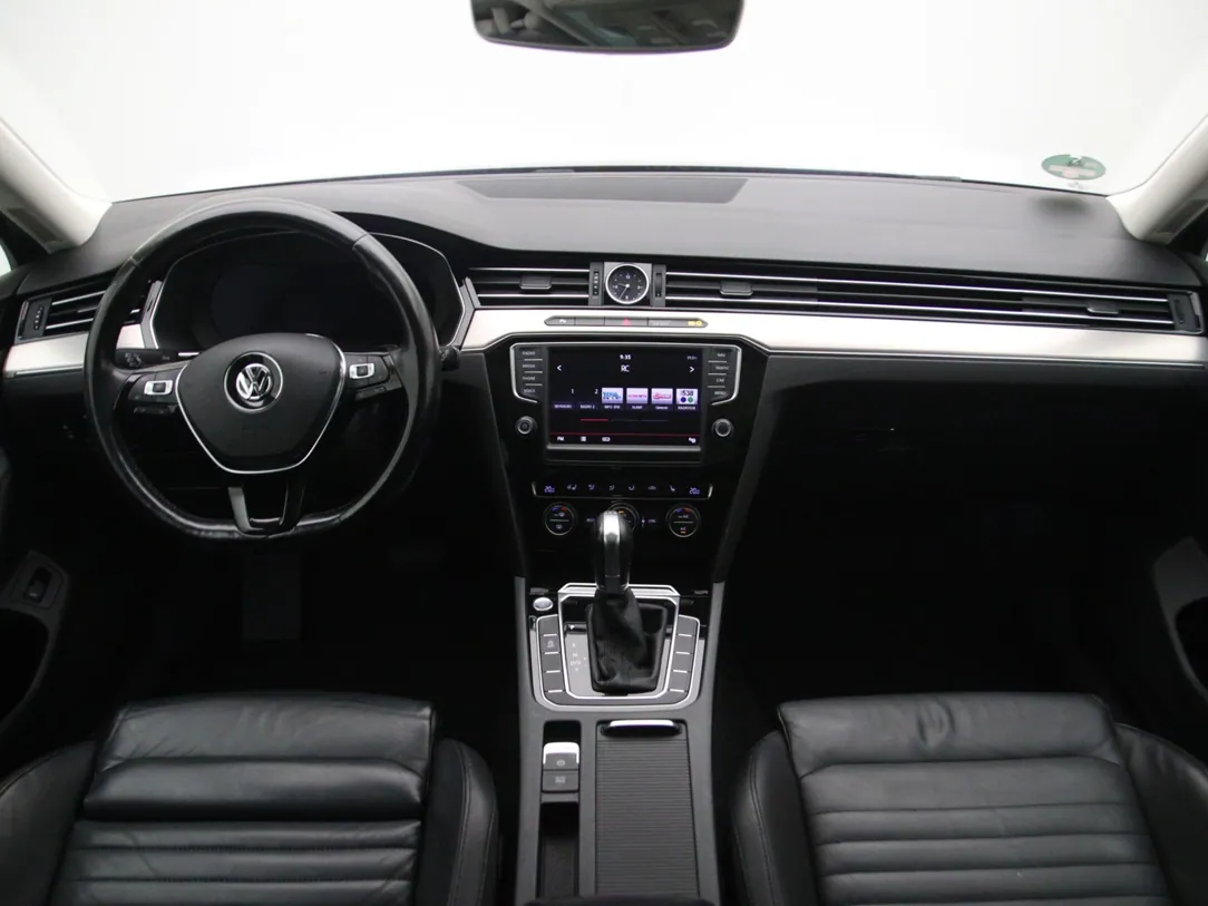 VOLKSWAGEN PASSAT B8 Highline