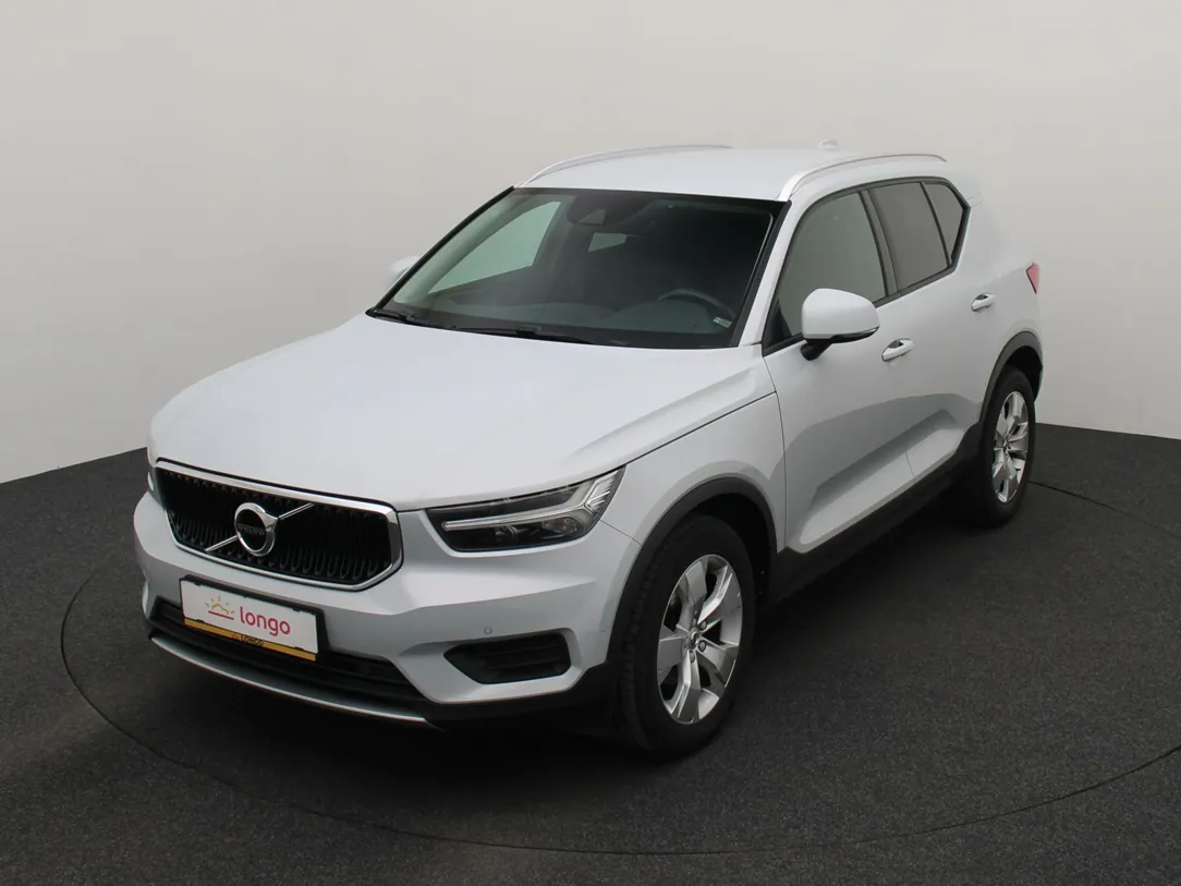 VOLVO XC40 Momentum Pro