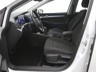 VOLKSWAGEN GOLF 8 Life