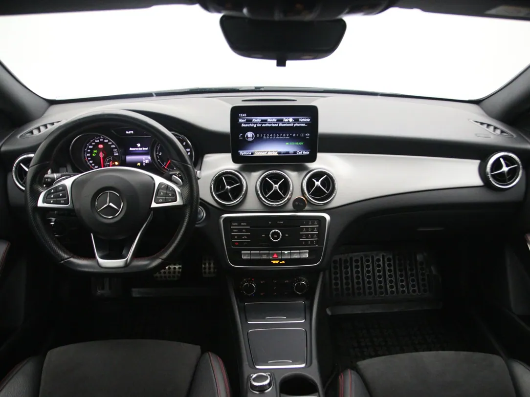 MERCEDES BENZ CLA200 Business Solution