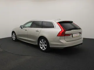 VOLVO V90 Momentum