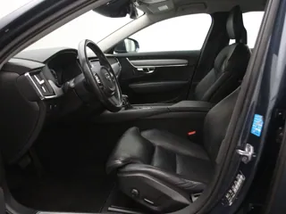 VOLVO V90 Momentum