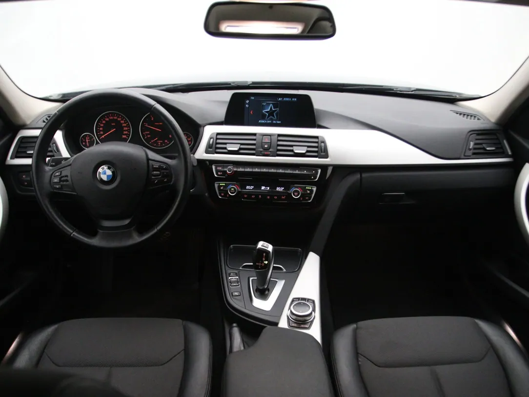 BMW 320 Advantage
