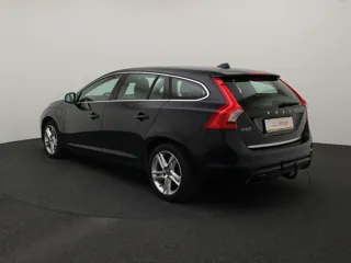 VOLVO V60 Momentum