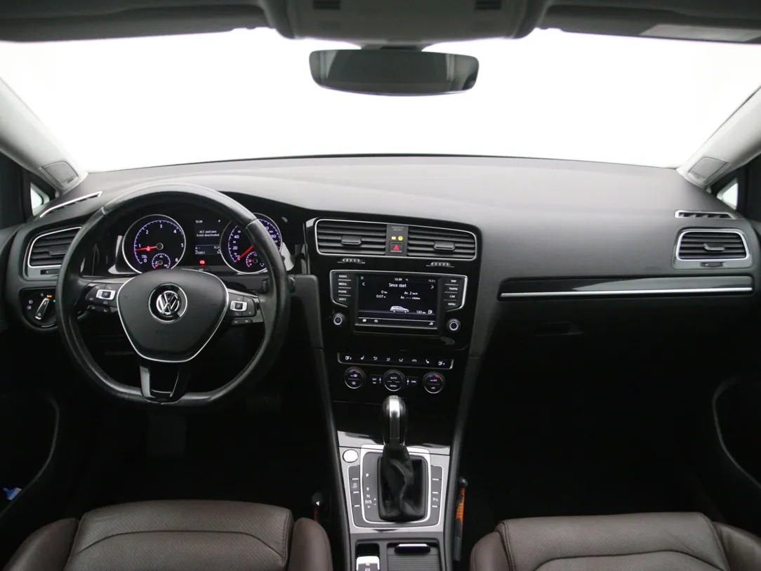 VOLKSWAGEN GOLF 7 Connected Series