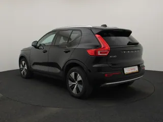 VOLVO XC40 Momentum Pro