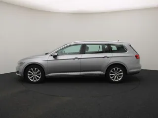 VOLKSWAGEN PASSAT B8 Highline